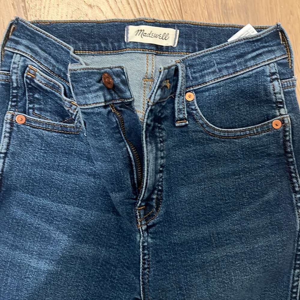 Madewell Skinny Jeans - Picture 2 of 5